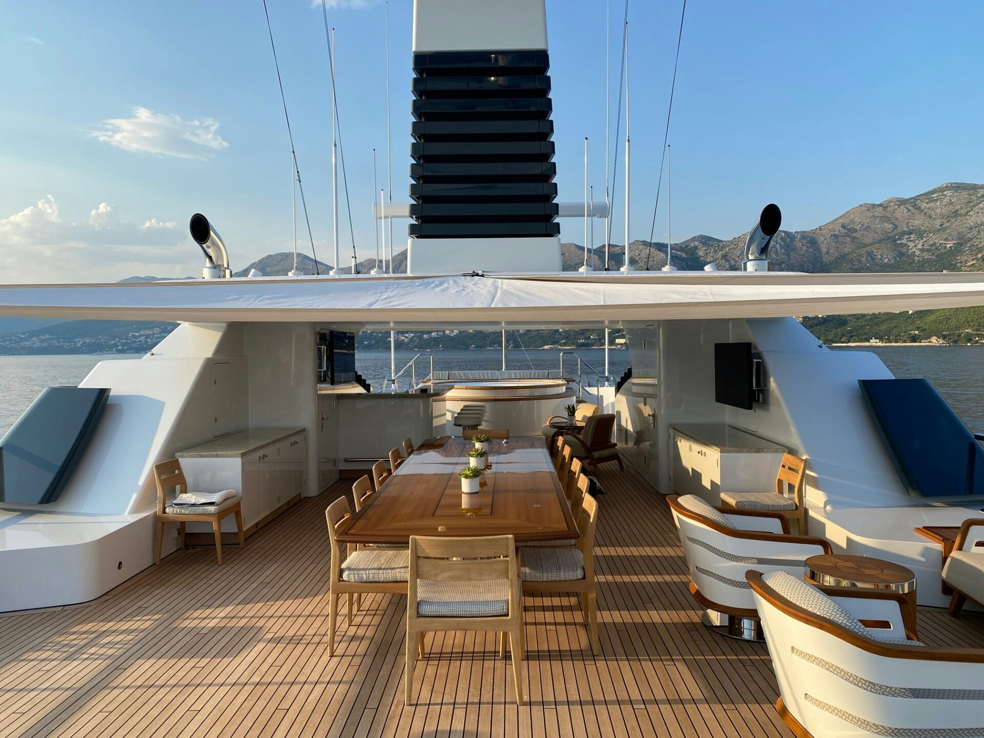 Feadship superyacht W sundeck