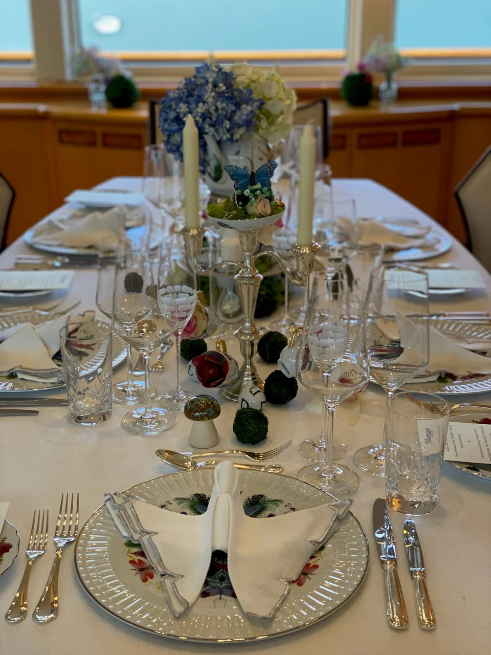 Wonderland table 2