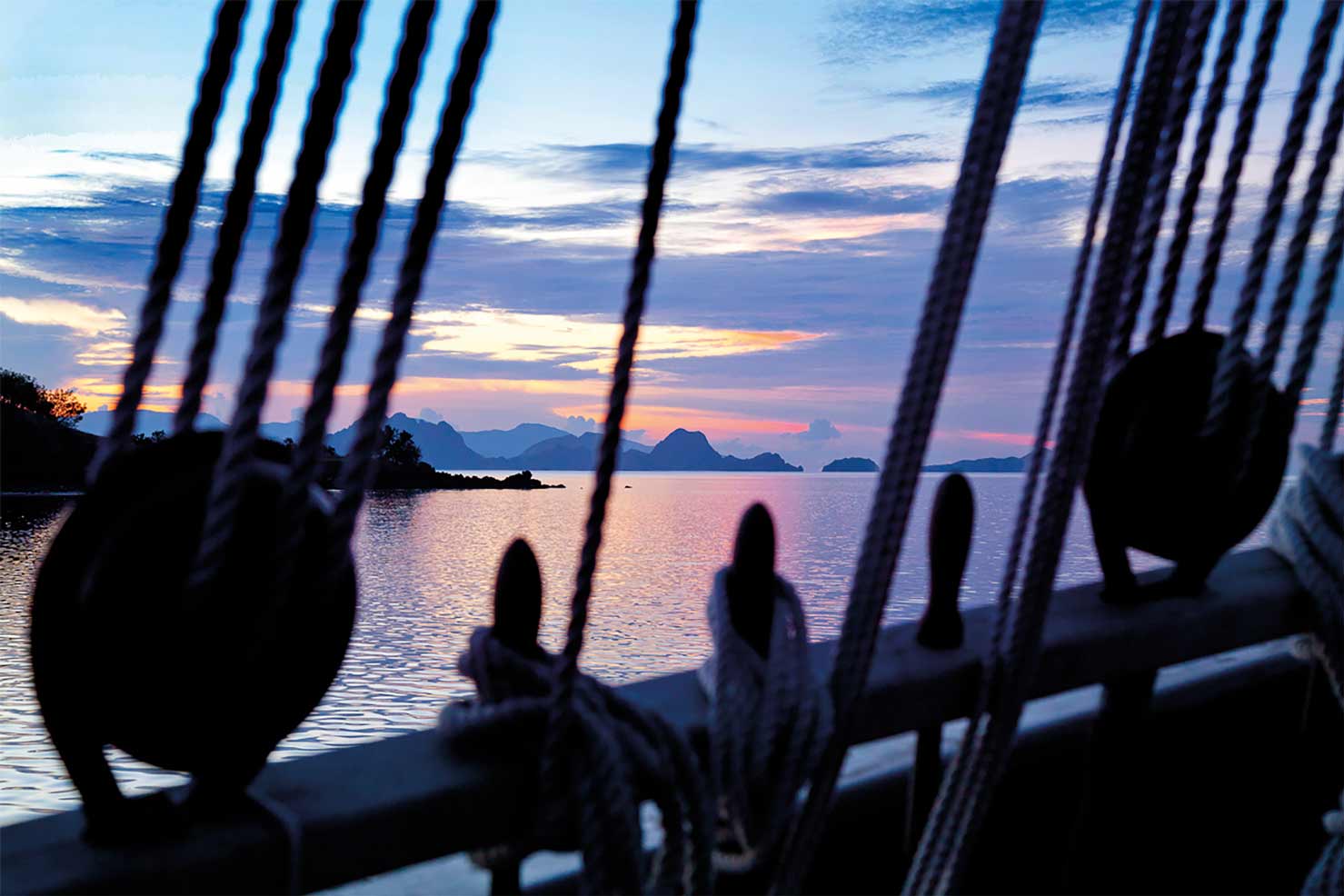 Dunia Baru Lines at sunset