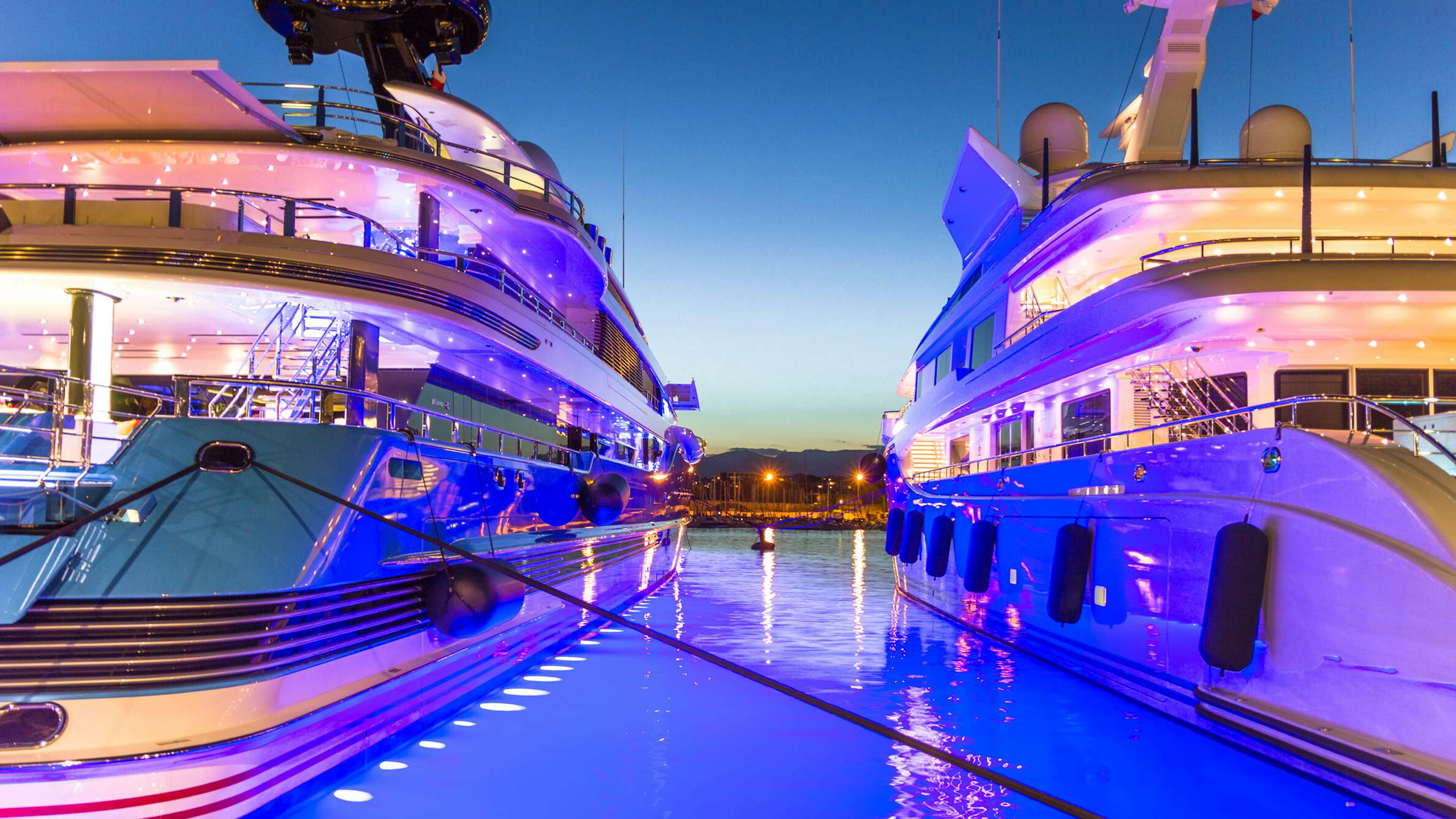 super yachts charter cost