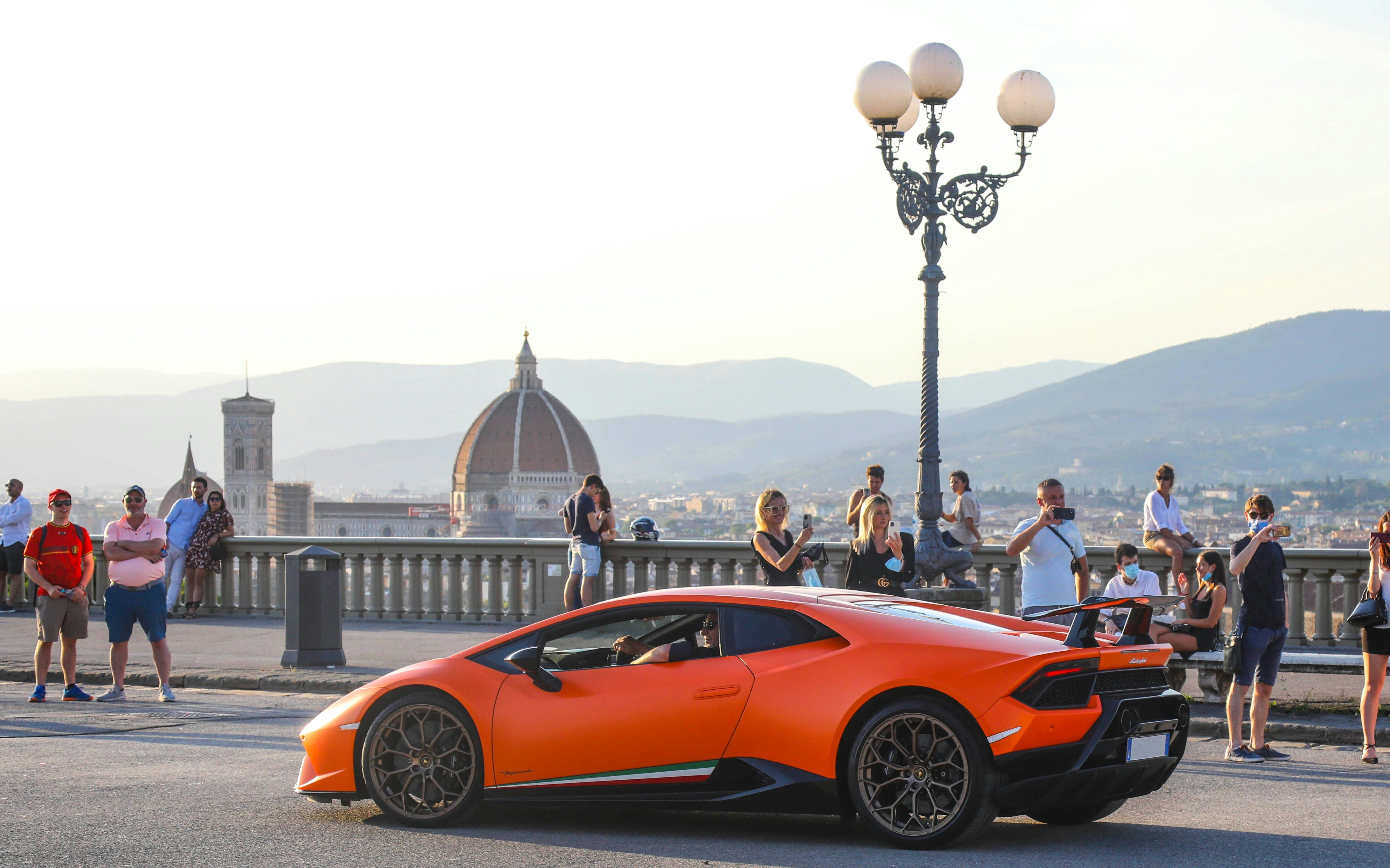 Lamborghinis driving through Florence during Bull Days Tuscany Reloaded 2021