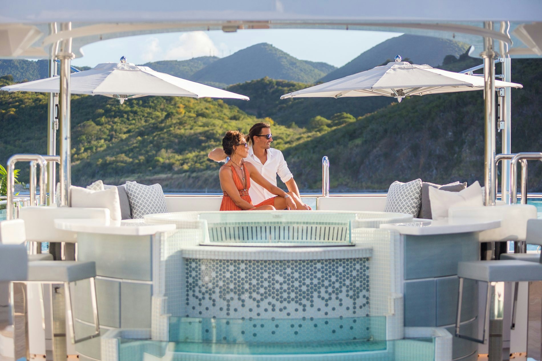 Charter a yacht for one week | N&J 1 week luxurz boat rental with Northrop & Johnson