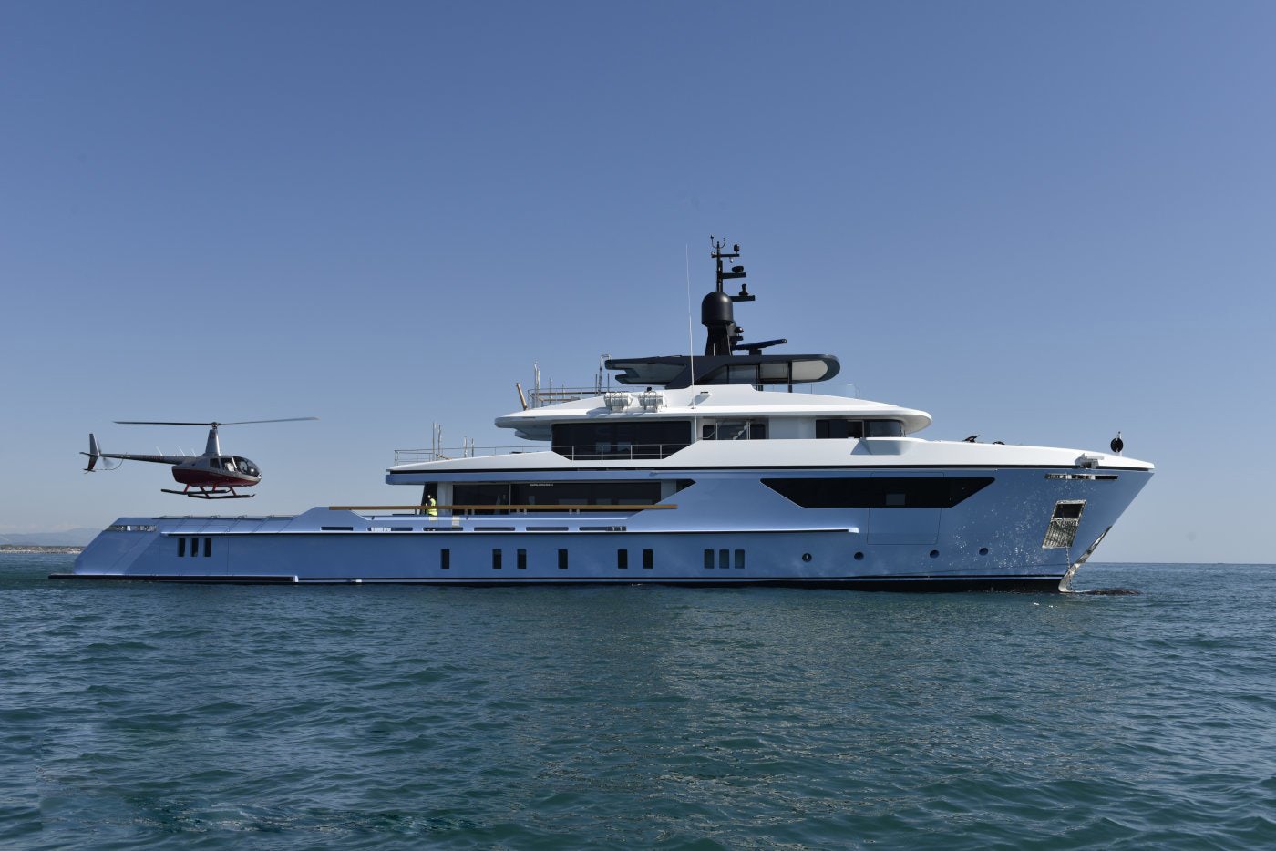 243-foot (47m) Sanlorenzo superyacht DRIFTER WORLD profile