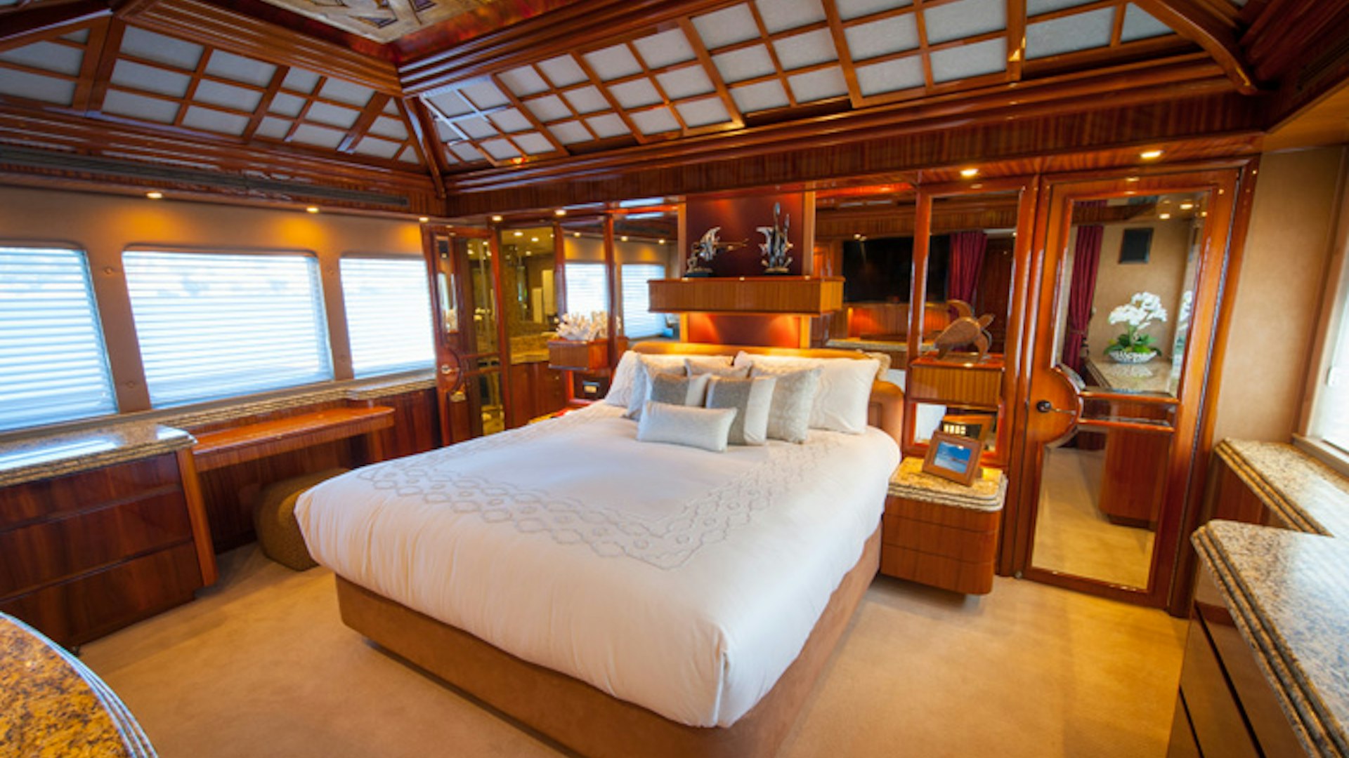 Superyacht Owner Adventures and 112 (37.2m) Flagship M/Y Serenity