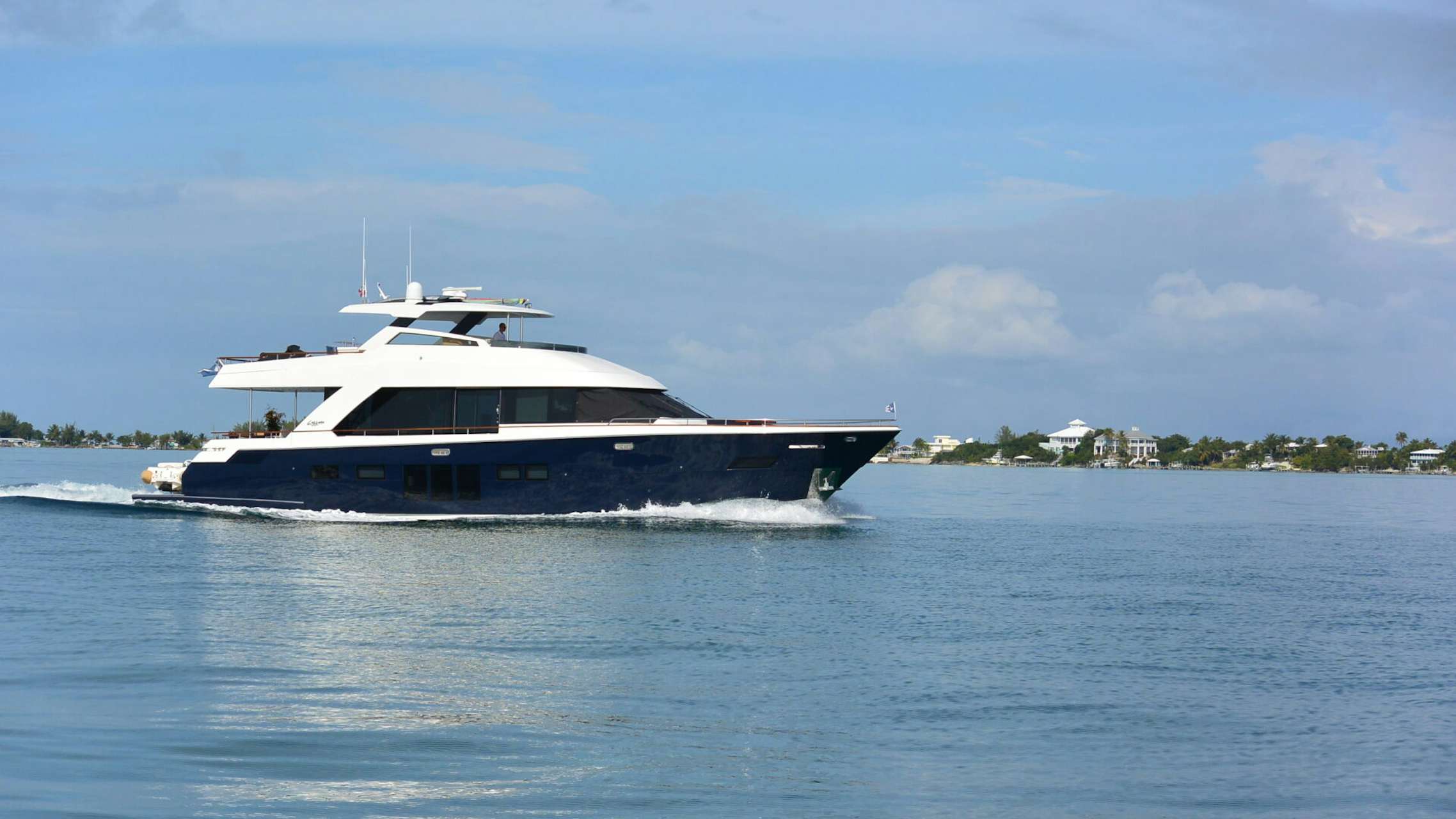 lazzara 106 yacht for sale