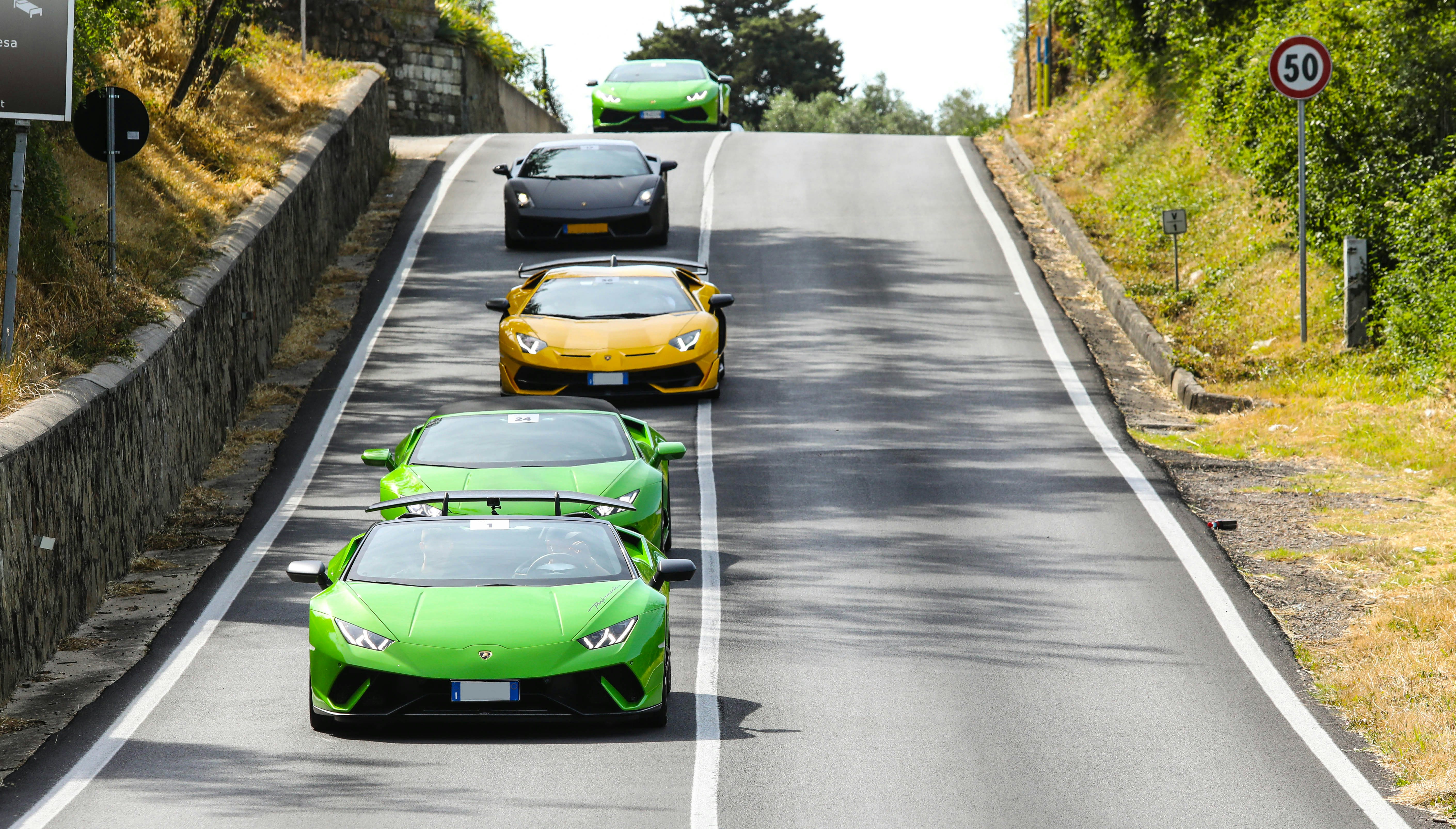 Lamborghinis driving through the Tuscan countryside during Bull Days Tuscany Reloaded 2021
