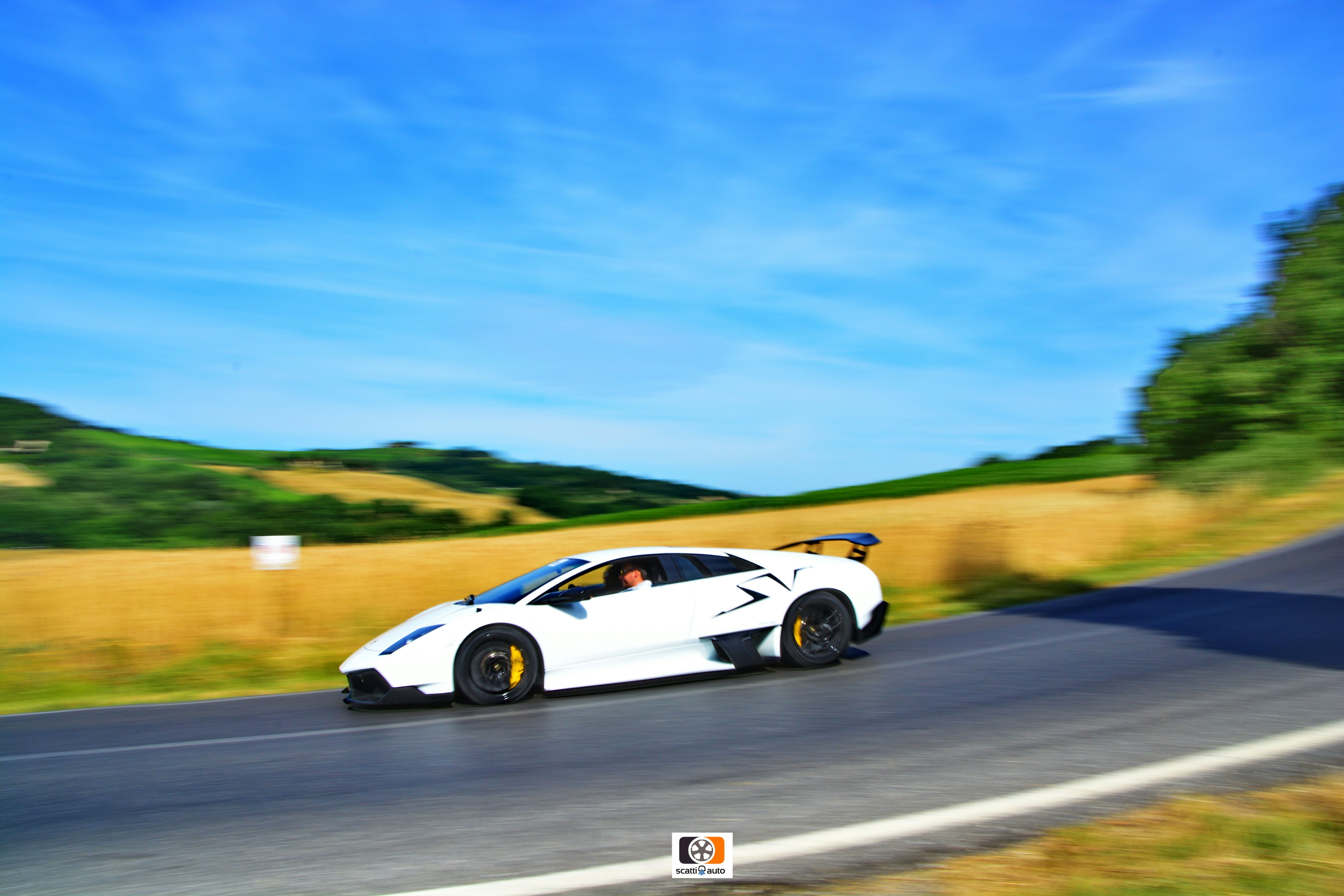 Lamborghinis driving through the Tuscan countryside during Bull Days Tuscany Reloaded 2021