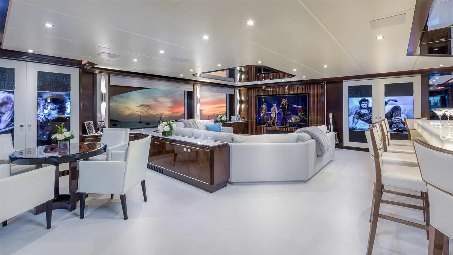 Yacht King Baby Sky Lounge